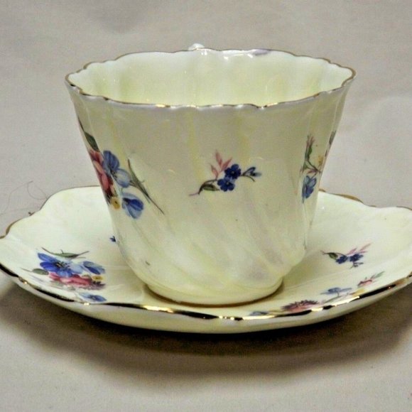 Paragon Fine Bone China by Appointment to HM the Queen Floral Tea Cup & Saucer - Picture 7 of 12